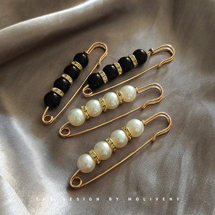 Fashion Rhinestone Waistband Tighting Brooch BUY MORE SAVE MORE B 