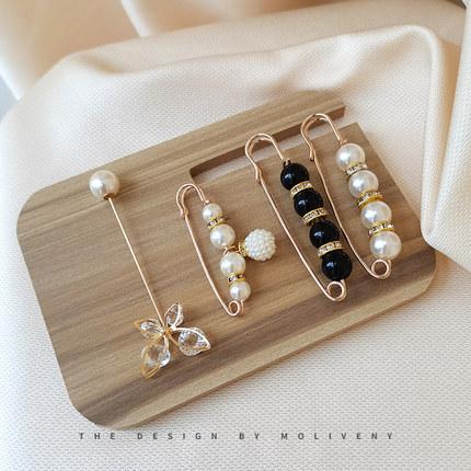 Fashion Rhinestone Waistband Tighting Brooch BUY MORE SAVE MORE C 