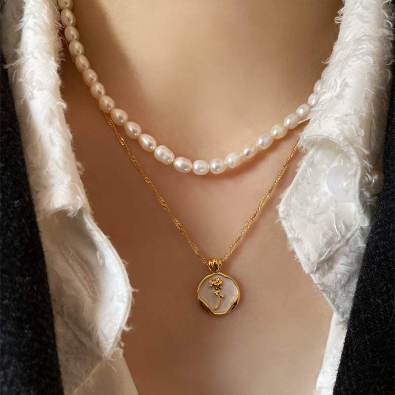 Vintage Elegant Rose Necklace COMOSO 