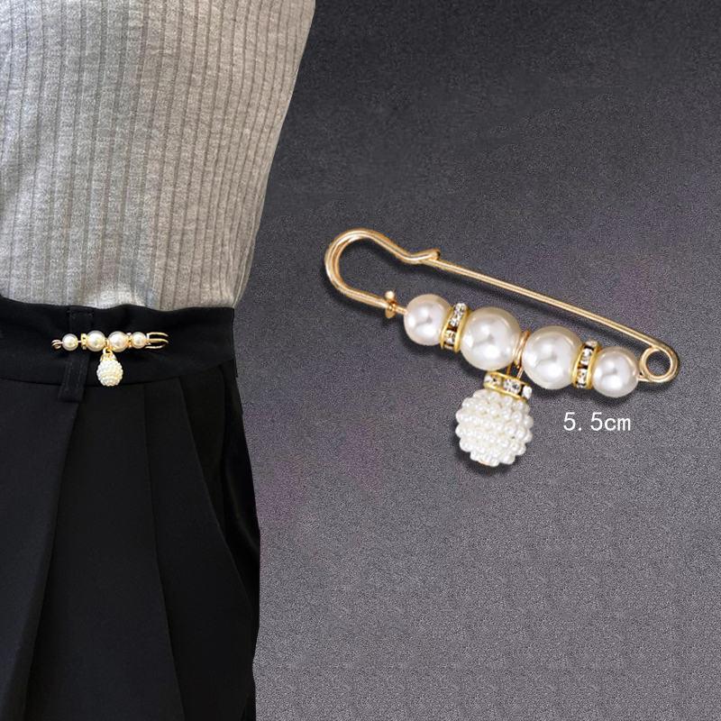 Fashion Rhinestone Waistband Tighting Brooch(1set / 4 pcs) BUY MORE SAVE MORE D 